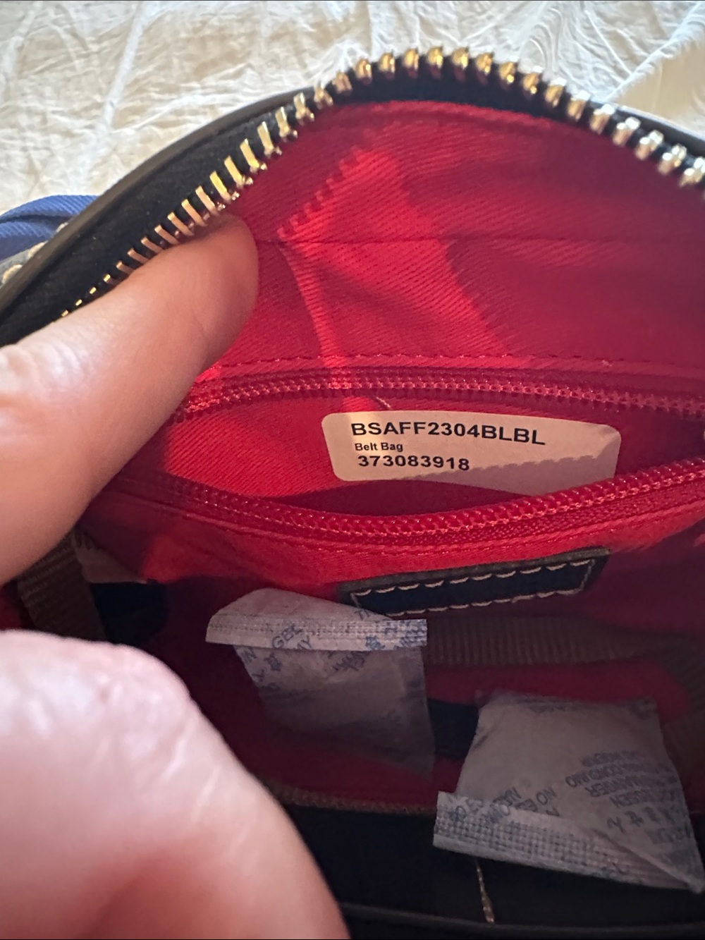 Dooney & Bourke Black Pebbled Crossbody BELT  Bag with White Topstitch belt bag - Picture 10 of 13